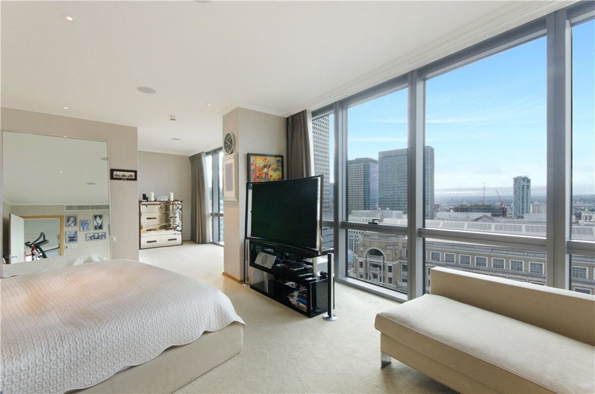 flat for sale in West India Quay, 26 Hertsmere Road, Nr Canary Wharf