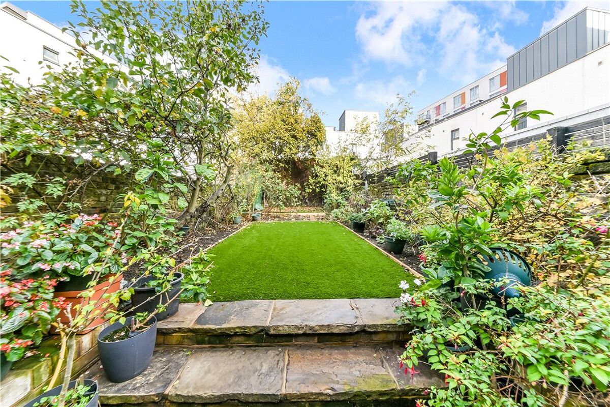 house for sale in Commercial Road, Limehouse, London, E14 CNW180145