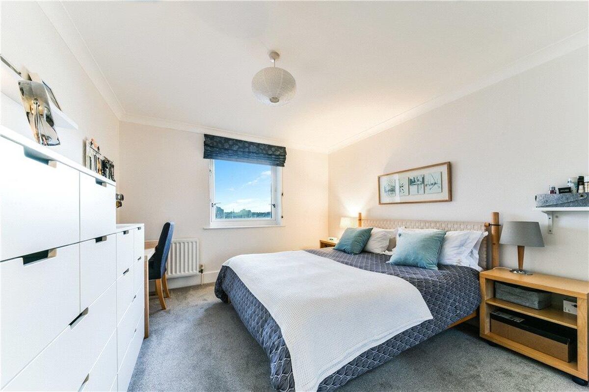 Flat For Sale In Dunbar Wharf, 108-124 Narrow Street, London E14 