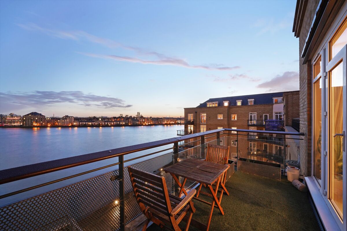 flat for sale in Dunbar Wharf, 108124 Narrow Street, London E14