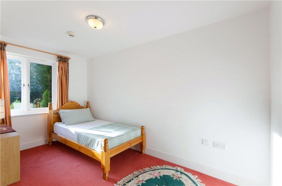 house for sale in St Davids Square, Isle of Dogs, London, E14