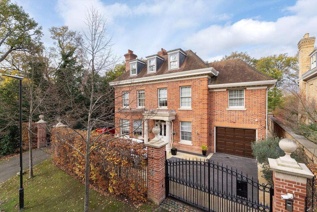 Image of Ellerton Road, Wimbledon, London, SW20.