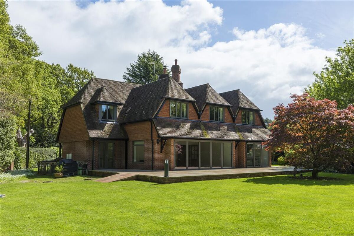 house to rent in Redhill Road, Cobham, Surrey, KT11 COQ254055