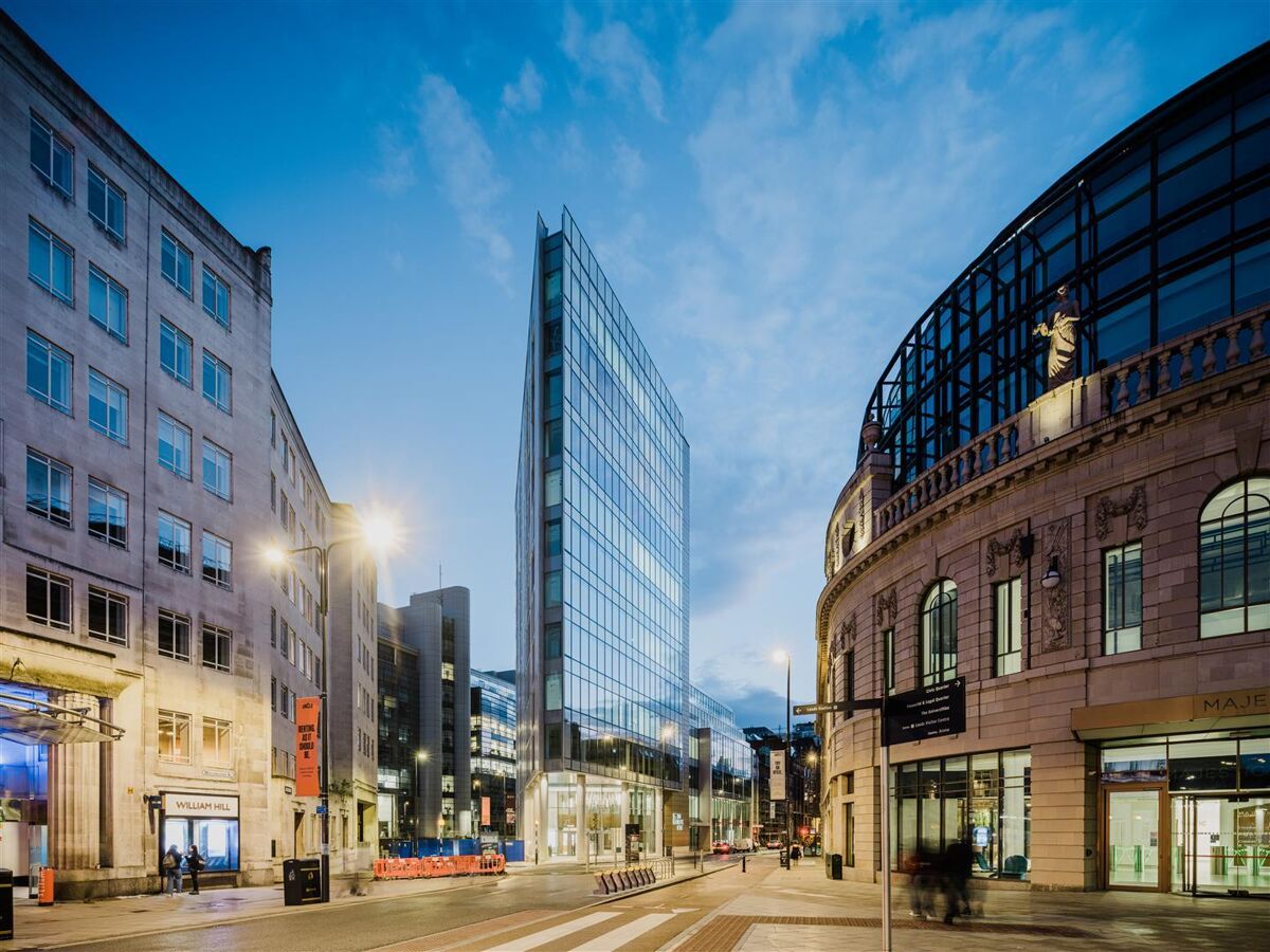 5,621 Office for rent in City Square House, 11 Wellington Street, Leeds, LS1 4DL