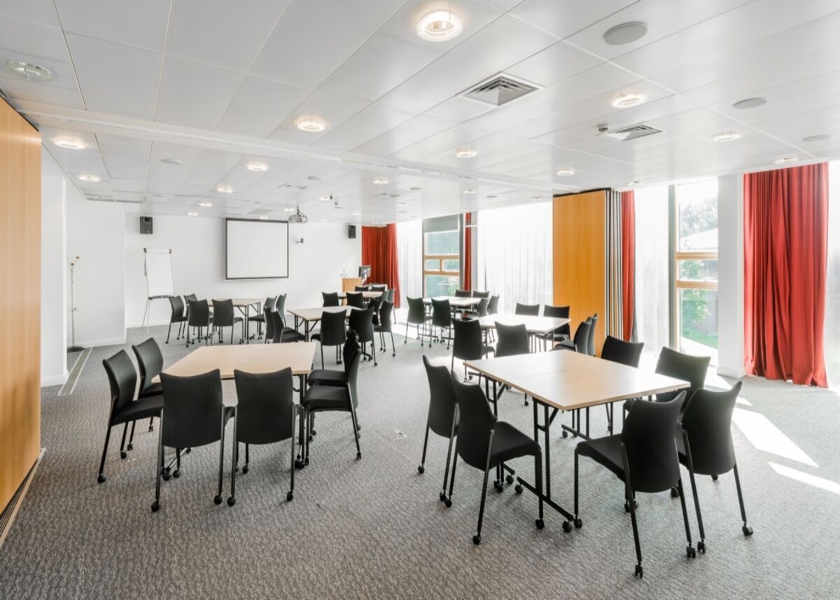 High quality office suites from 250 sq ft to 6,600 sq ft available on flexible terms.