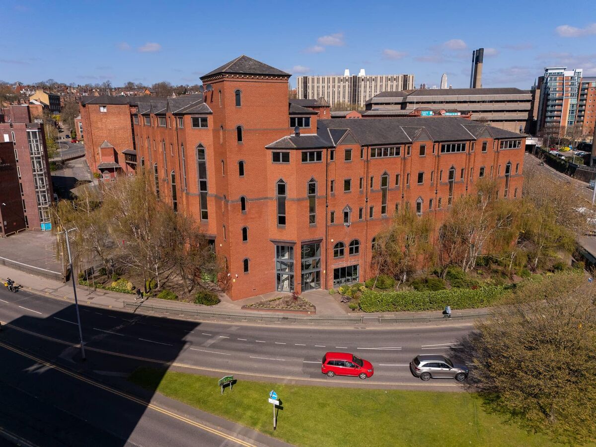 To Let - Fully refurbished office suites from 5,246 – 32,372 sq ft.