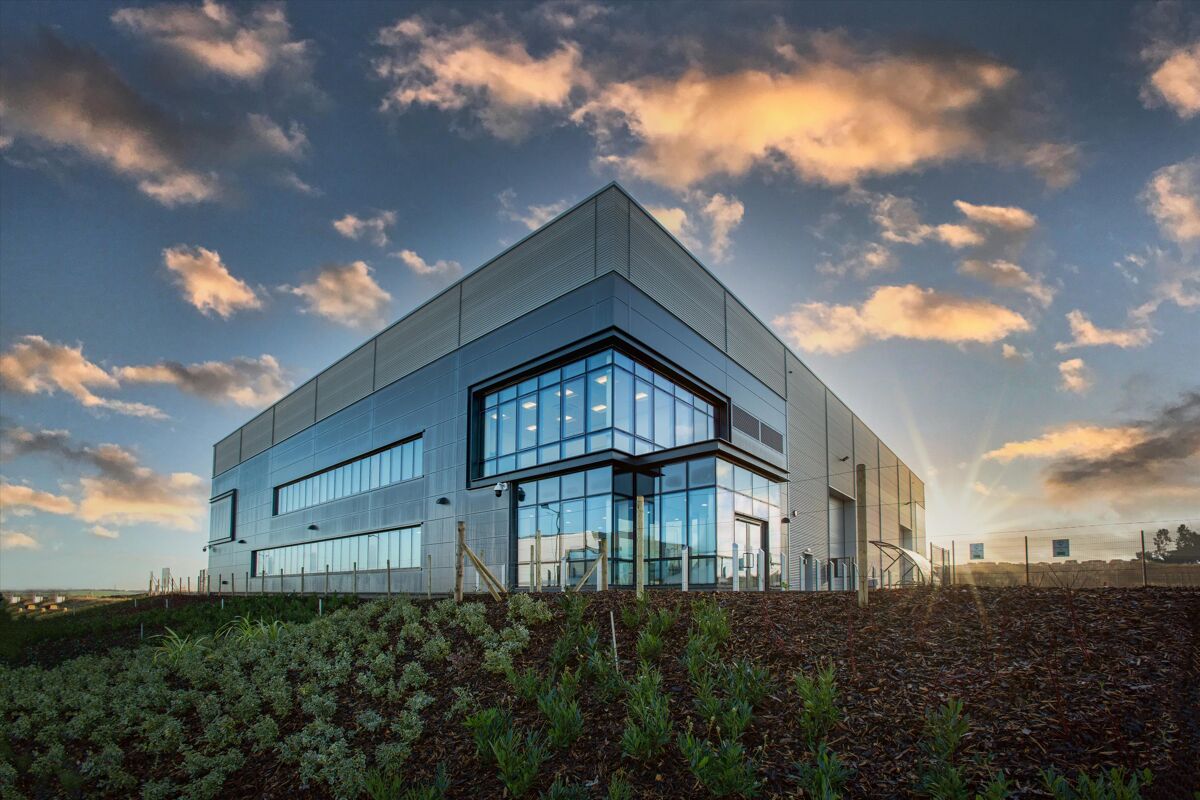 To Let / For Sale – B1 Business / Manufacturing / Research & Development Accommodation – Build to Suit 20,000 – 200,000 sq ft or Land 1 – 23 acres.