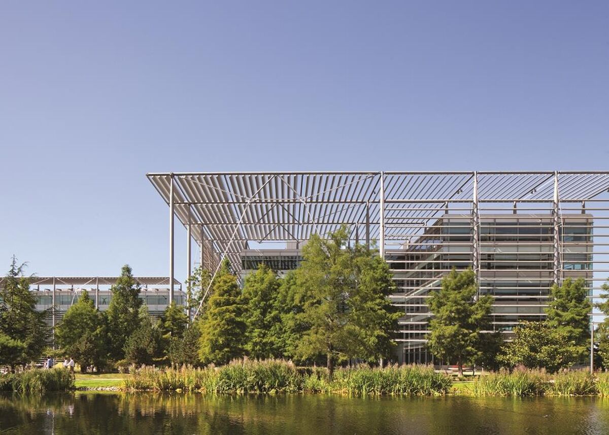 74,207 sq ft of CAT A office space to let