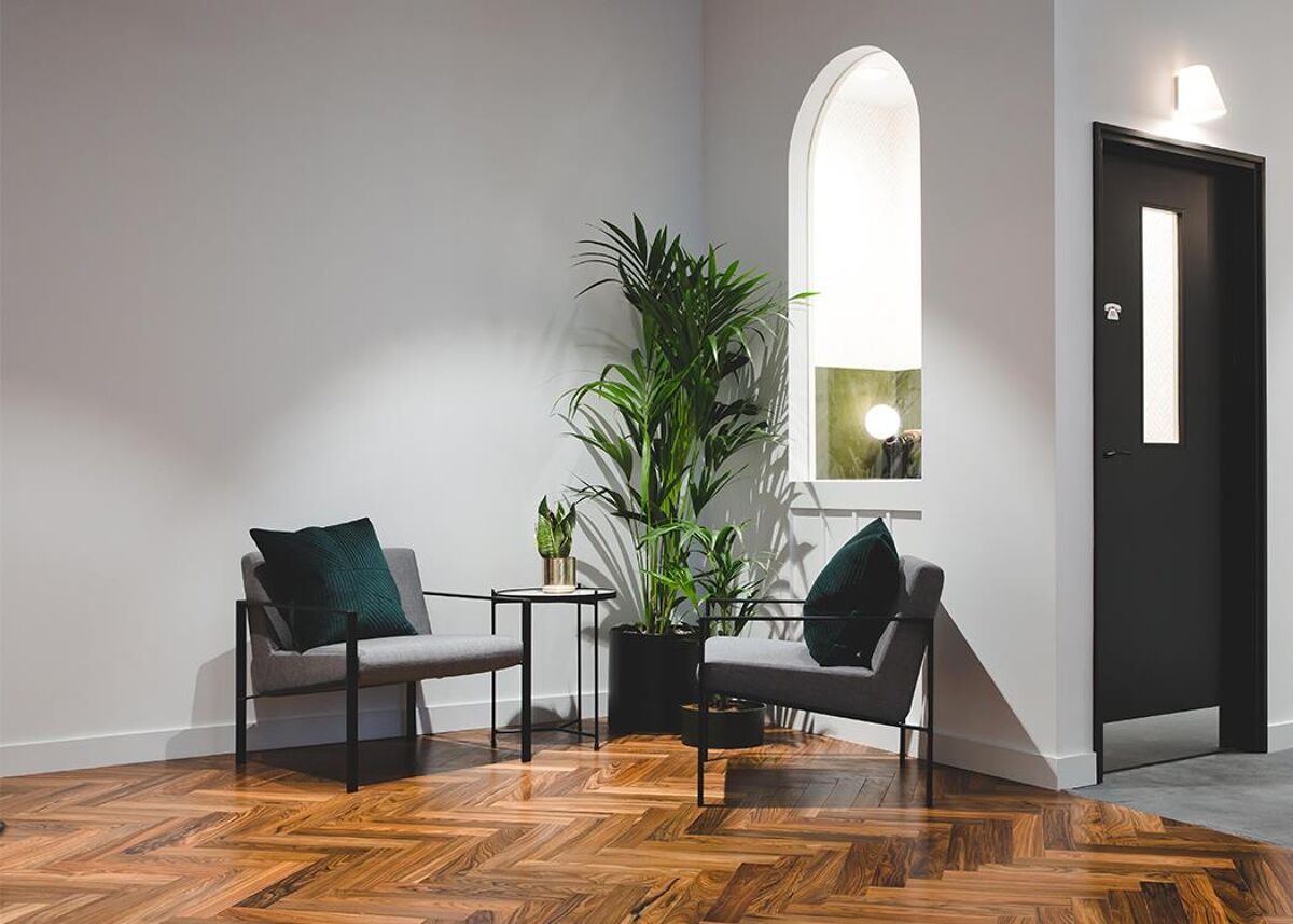 The space, which is located just off platform 1 Victoria Station, has a design strong on symmetry, colour and big patterns, and offers offices, lounge space, meeting rooms and event space.