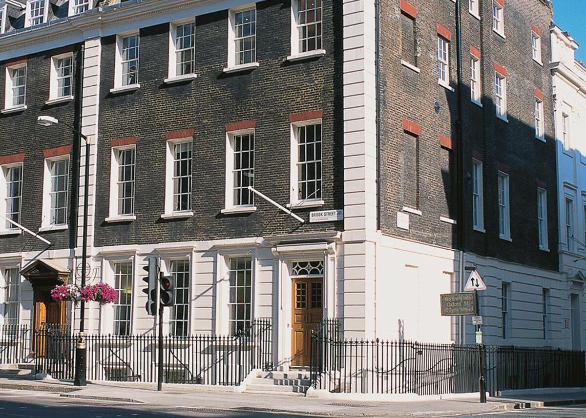 The refurbished building retains original 18th century features and offers fully furnished offices, a customer lounge, meeting rooms and a private garden and is close to Green Park station.