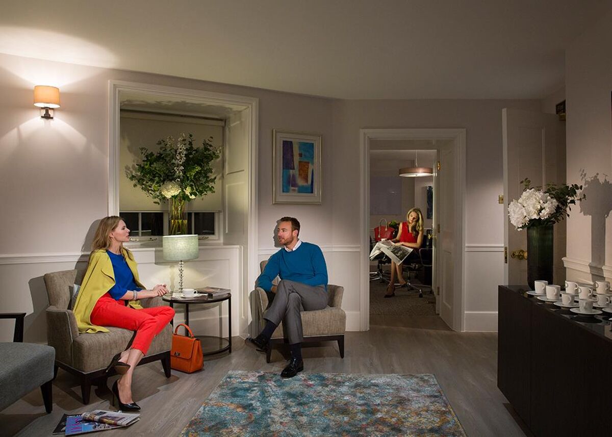 This Grade II Listed property in the heart of Mayfair offers fully furnished serviced office suites, two business lounges and a garden and is well served by Green Park underground station.