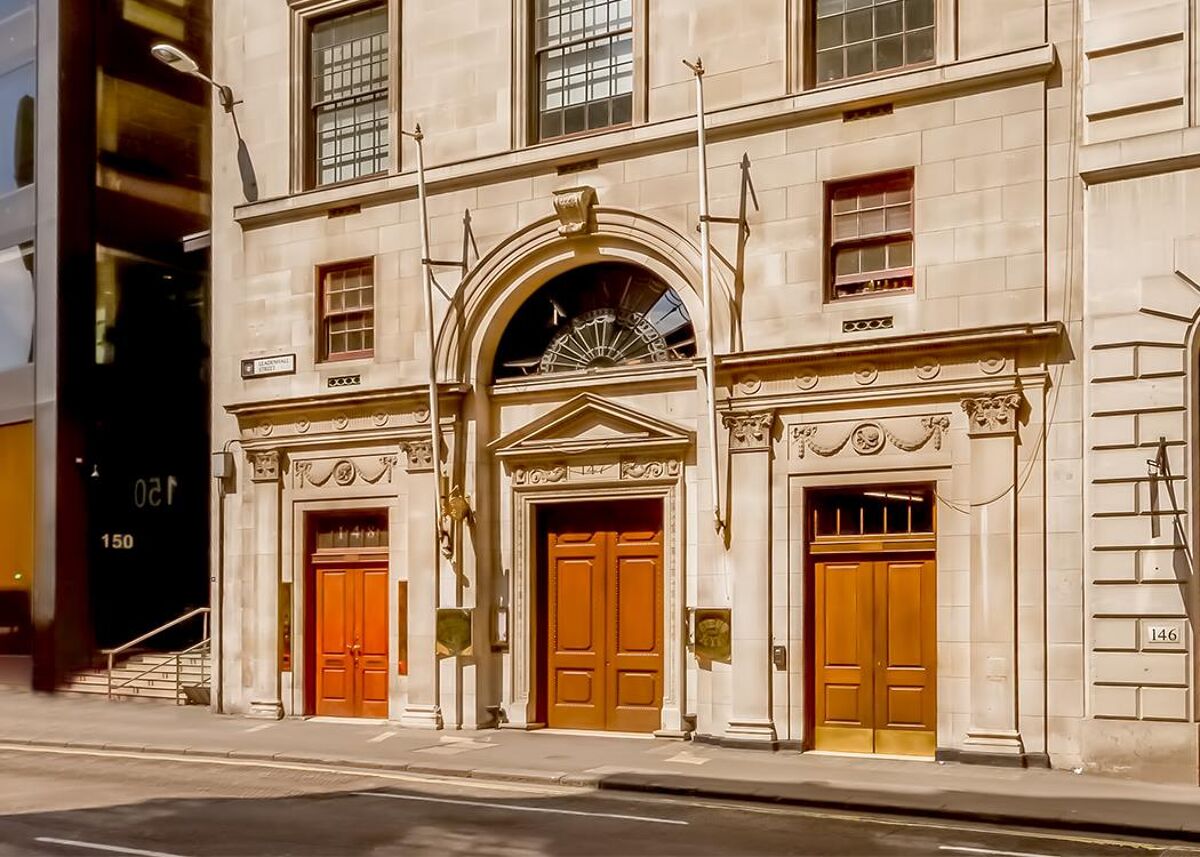 The building is located in the City's financial district and offers fully serviced offices, a customer lounge and meeting rooms within walking distance to Liverpool Street and Bank stations.