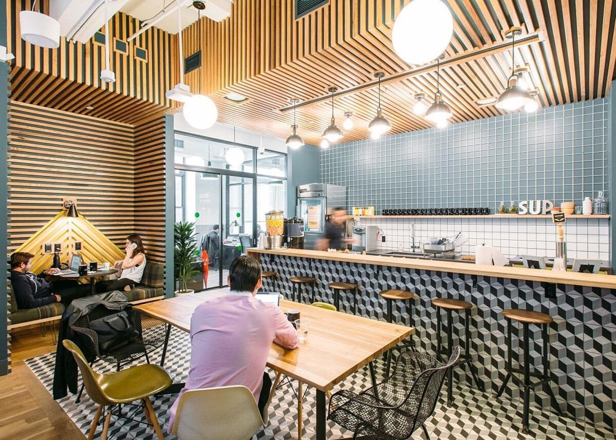 The workspace is in Manchester's tallest building, close to the city's best restaurants, bars, galleries and transport links and has offices, dedicated desks, hot desks, event space and bike storage.