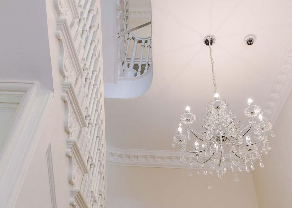 This listed Georgian property in the heart of Bloomsbury offers fully furnished offices, meeting rooms, breakout areas, fibre broadband and an outside courtyard area, all close to Holborn station.