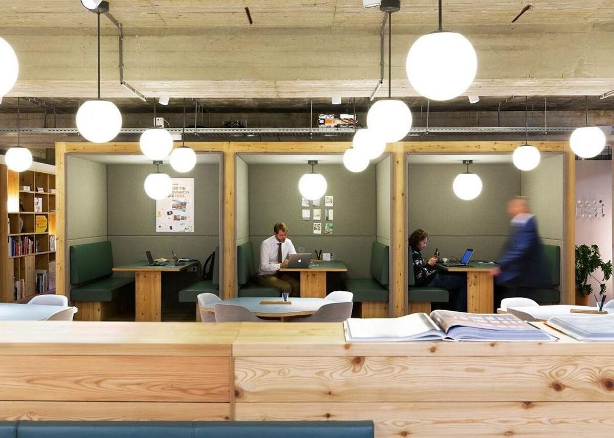 This modern open-plan business centre is in the heart of thriving Liverpool and has private offices, co-working space, meeting rooms and events, all just five minutes from Liverpool Central station.