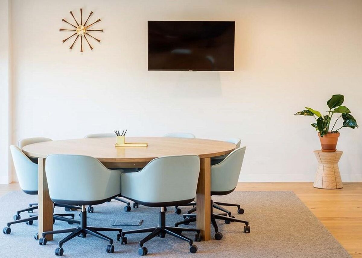 Located in the heart of the West End, this workspace offers private offices, co-working, meeting rooms and freshly brewed barista-made coffee, all just a two-minute walk from Oxford Circus tube.