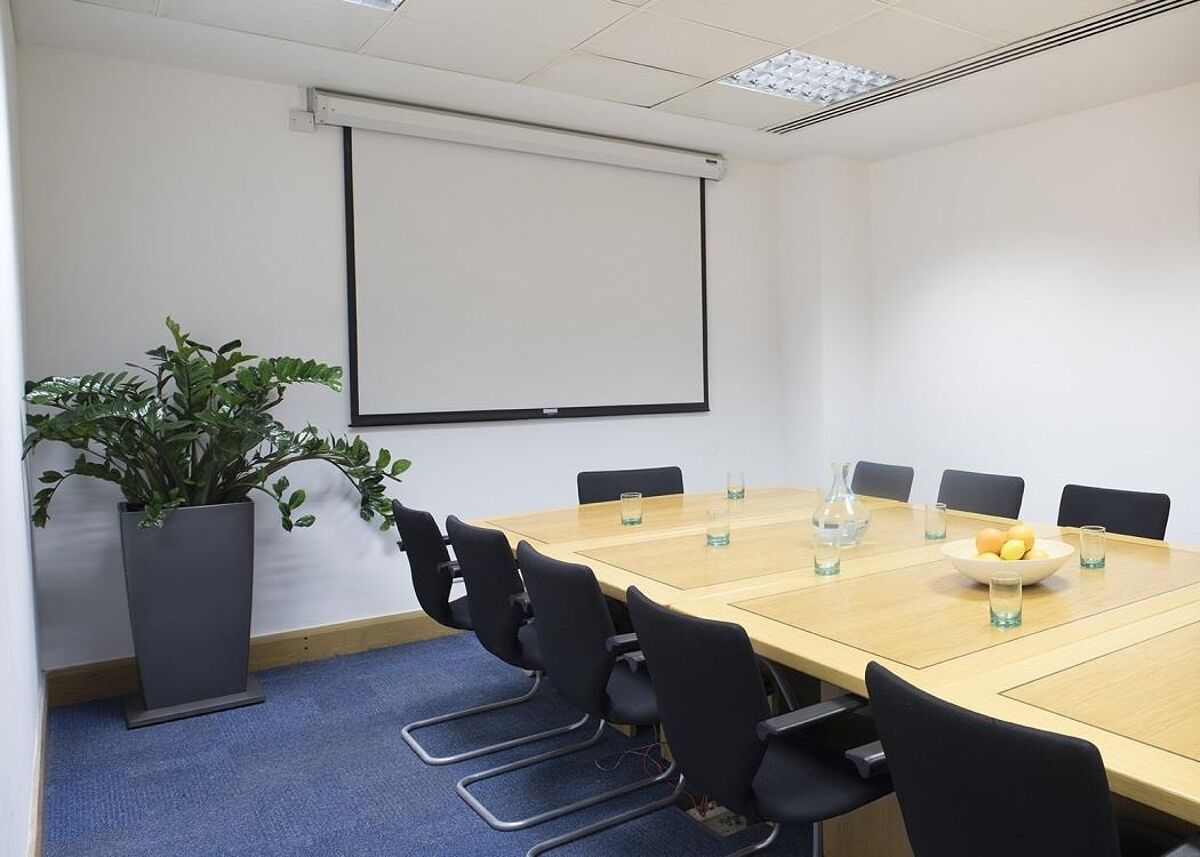The building is in one of the most sought-after locations in the city and on offer is office space, co-working, meeting rooms and secure underground parking, all a short walk from Piccadilly station.