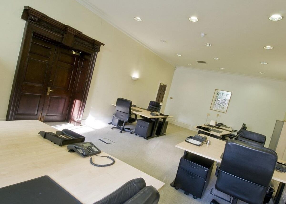 This newly refurbished building is ideally located in Mayfair and has private offices, meeting rooms, a boardroom for up to twelve people, co-working, all just a short walk from Oxford Circus station.