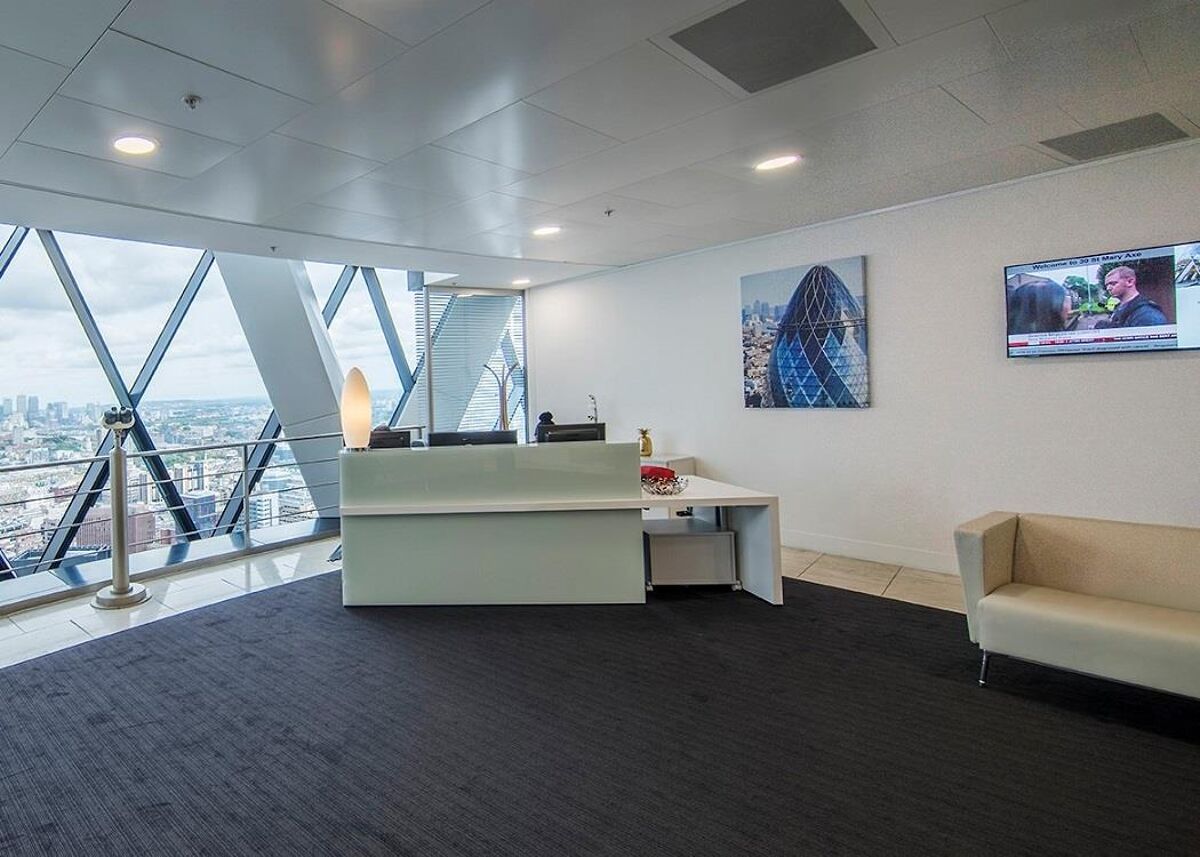 This iconic building is better known as the Gherkin and on offer are serviced offices, admin support, sandwich service, as well as a restaurant and private bar, all close to Aldgate station.