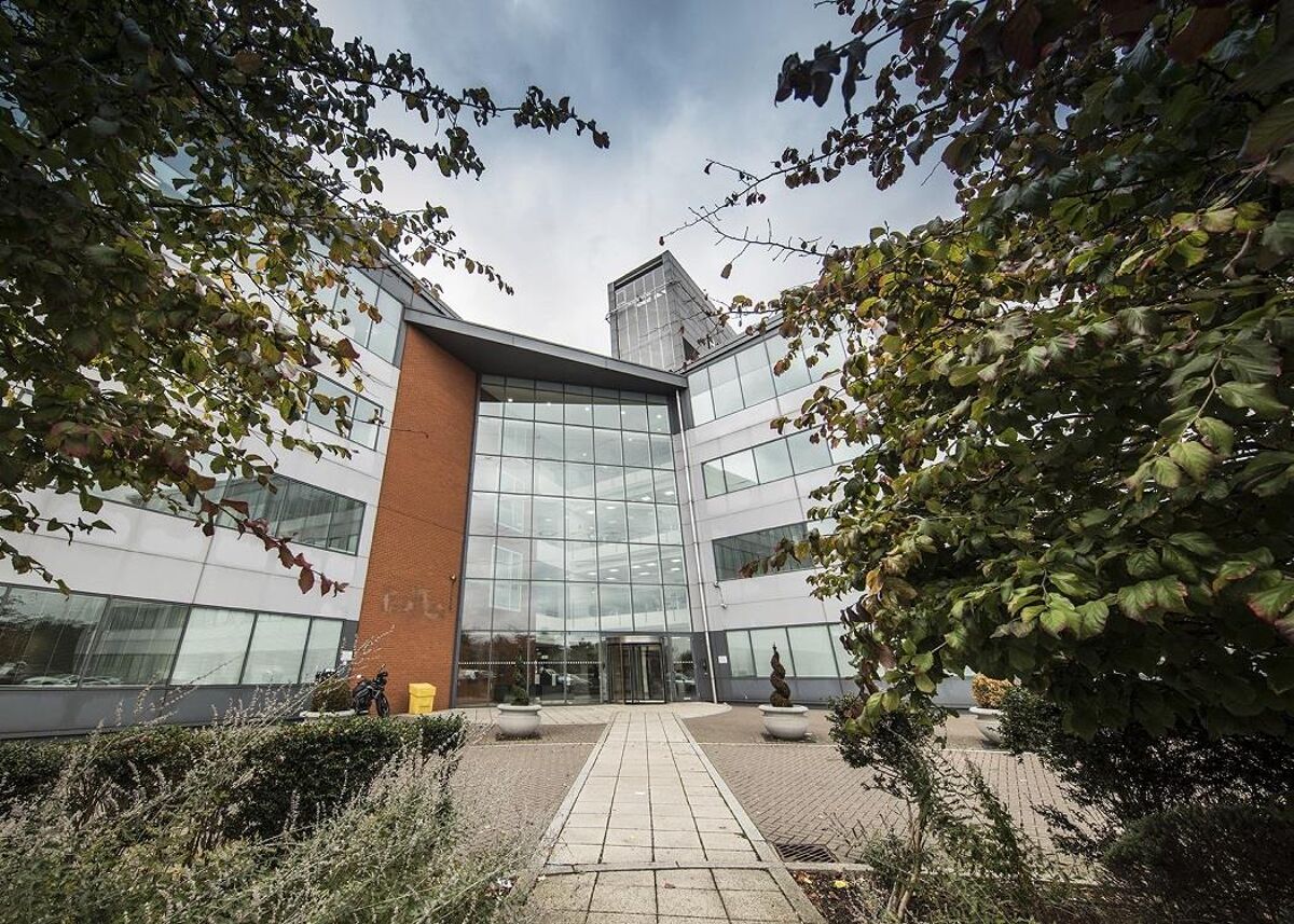 The building boasts split-level areas and mezzanines and has fully serviced offices, meeting rooms and co-working, three minutes from Bluewater and eight minutes from Ebbsfleet International station.