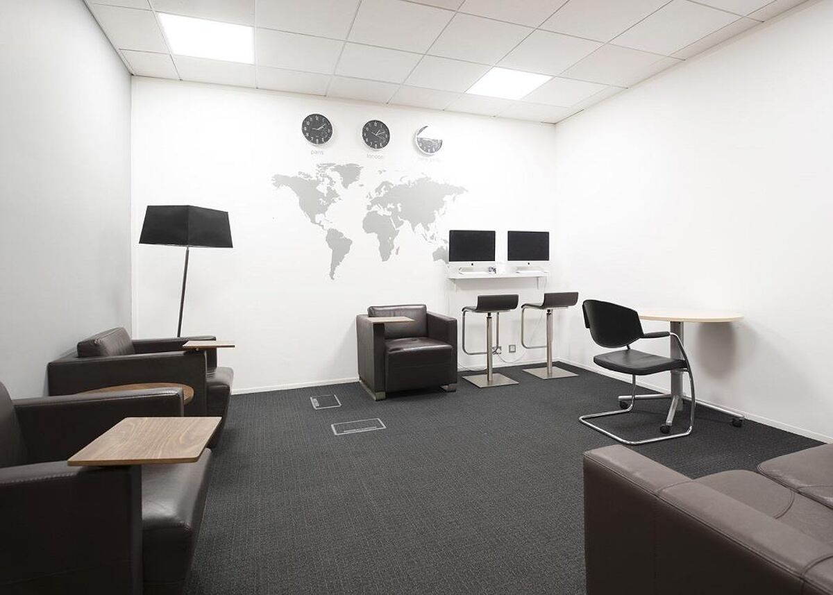 This business centre is located close to the ruins of Reigate Castle and offers fully serviced offices, reception, co-working space and meeting rooms, all just two minutes from Reigate train station.