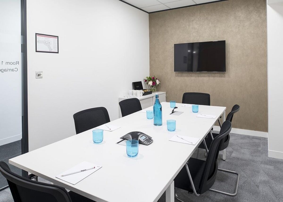 This business centre is ideally located for Eurostar connections to Europe and has serviced offices, business lounge, reception, co-working space, meeting rooms as well as admin support and parking.