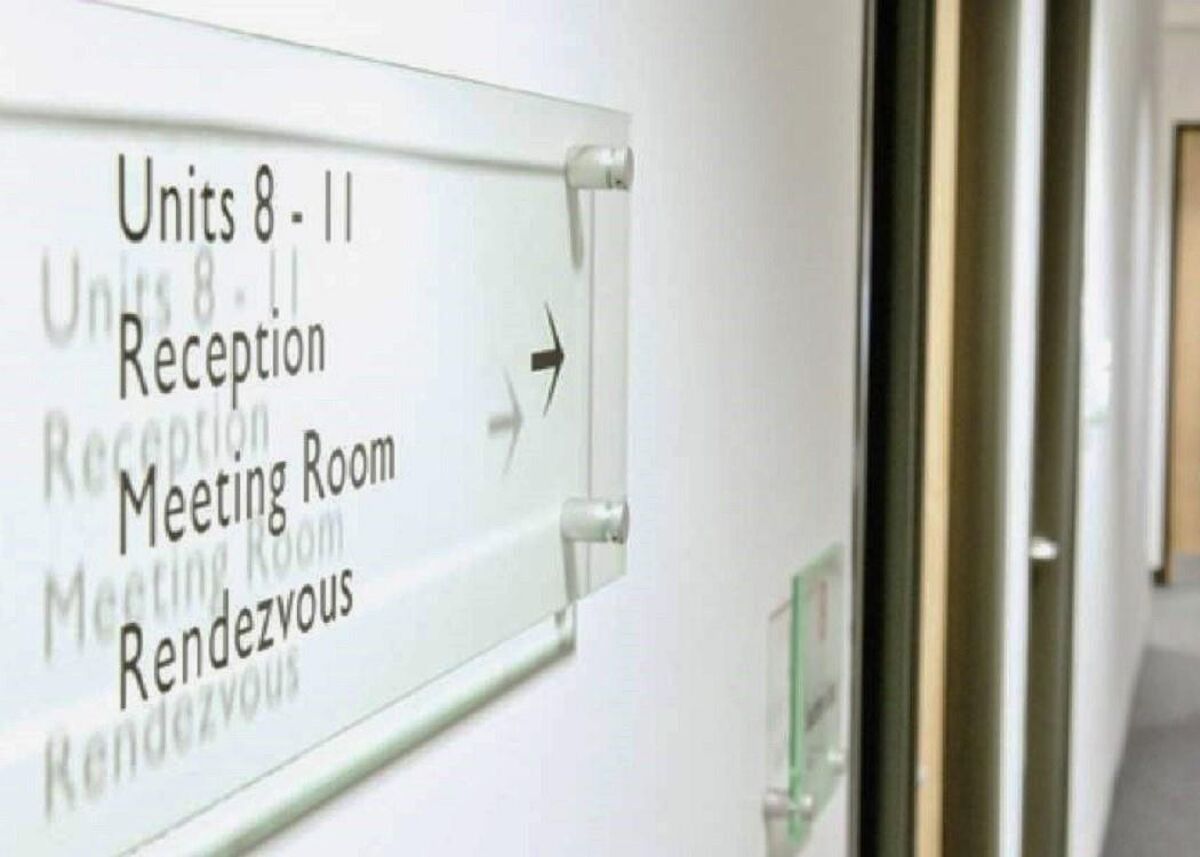 This workspace is designed to meet the needs of start-ups and small to medium businesses and has managed offices, reception, breakout areas, meeting rooms and virtual offices, all close to the A338.