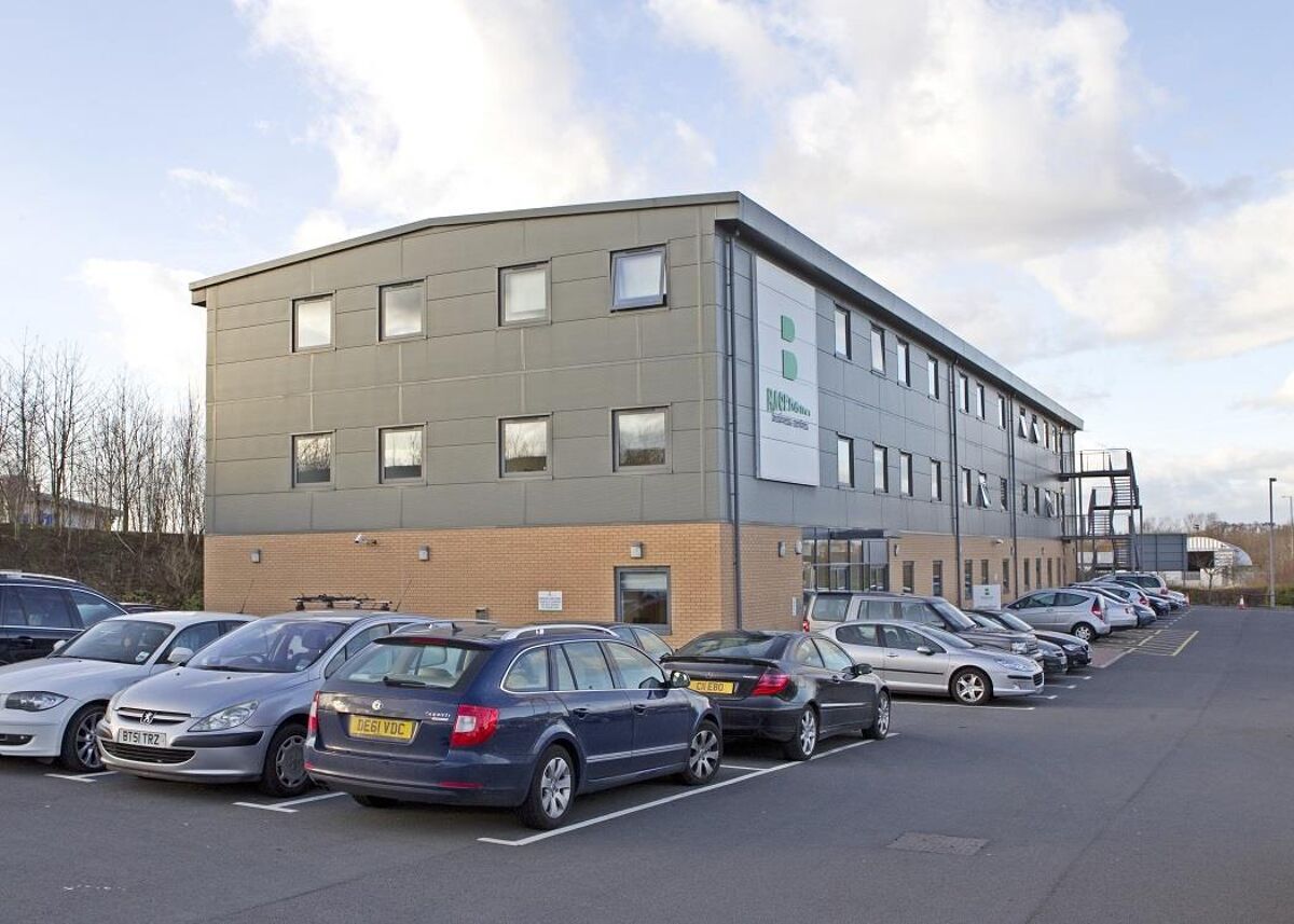 This business park is located on the Evesham ring road, within easy reach of the M5, and has offices, meeting rooms, breakout areas with Wi-Fi, onsite management, virtual offices and free parking.