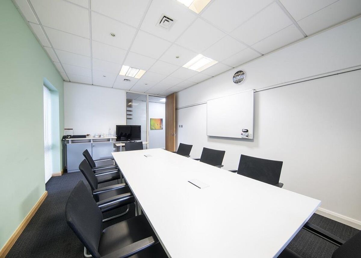 The building sits in a picturesque eighty acre landscaped setting and offers staffed reception, offices, co-working, meeting rooms, admin support as well as onsite parking and has direct access to the