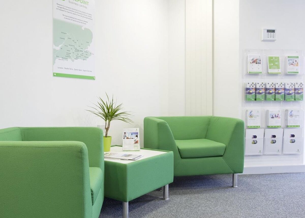 This business centre is set around a landscaped courtyard car park and has fully functioning workshops, offices, meeting rooms, an onsite cafe, 24/7 access, parking and is located next to the M20.