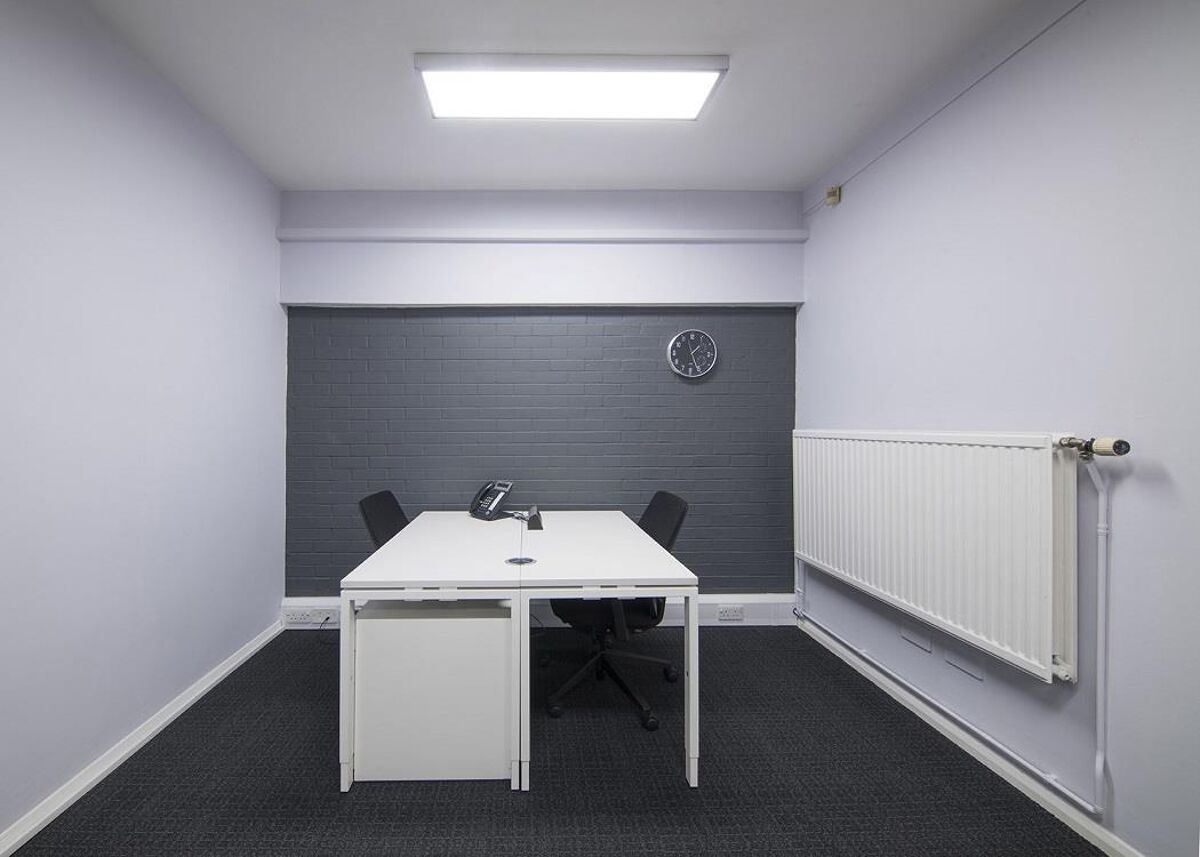 This business centre is located in leafy Harpenden in Hertfordshire and has a staffed reception, serviced offices, co-working space, hot desks, meeting rooms, a communal kitchen and admin support.