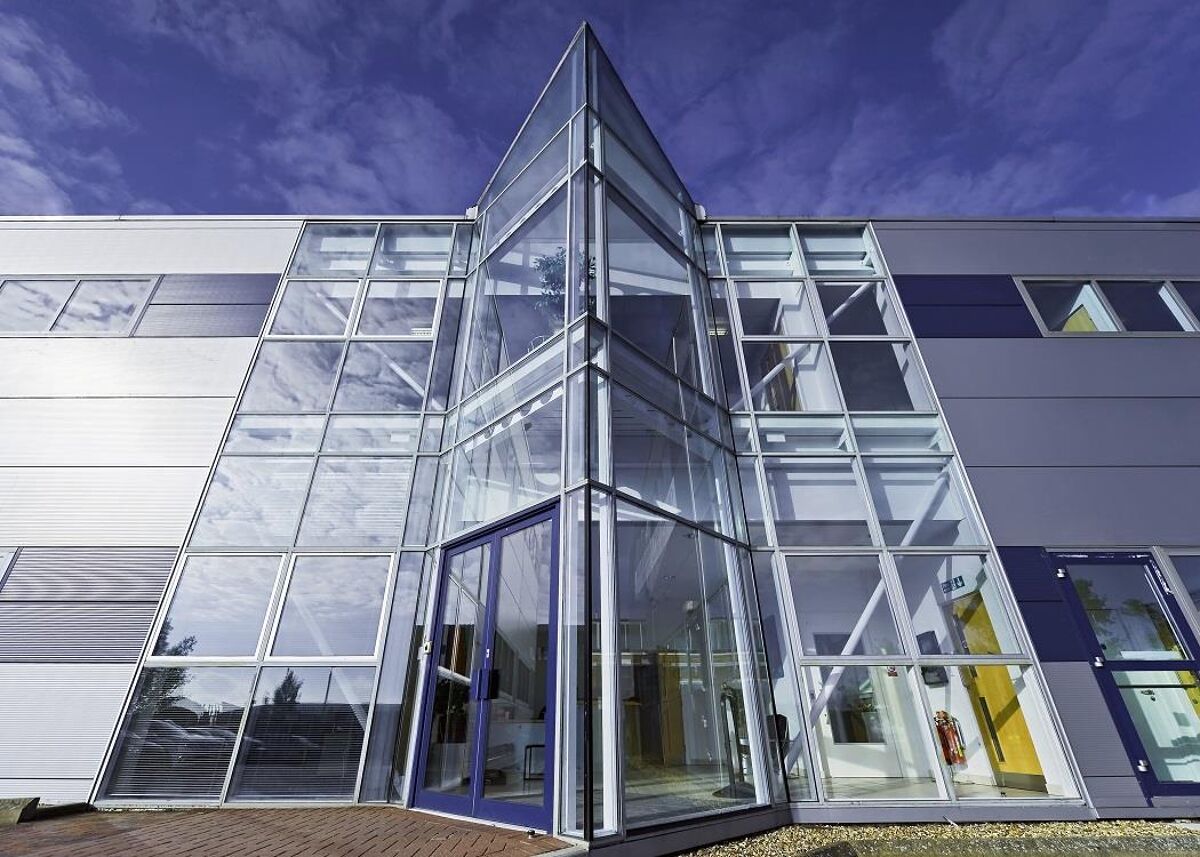 This business centre boasts plenty of onsite car parking and has a staffed reception, furnished offices, co-working, meeting rooms and admin support, all a ten-minute drive to Hemel Hempstead station.