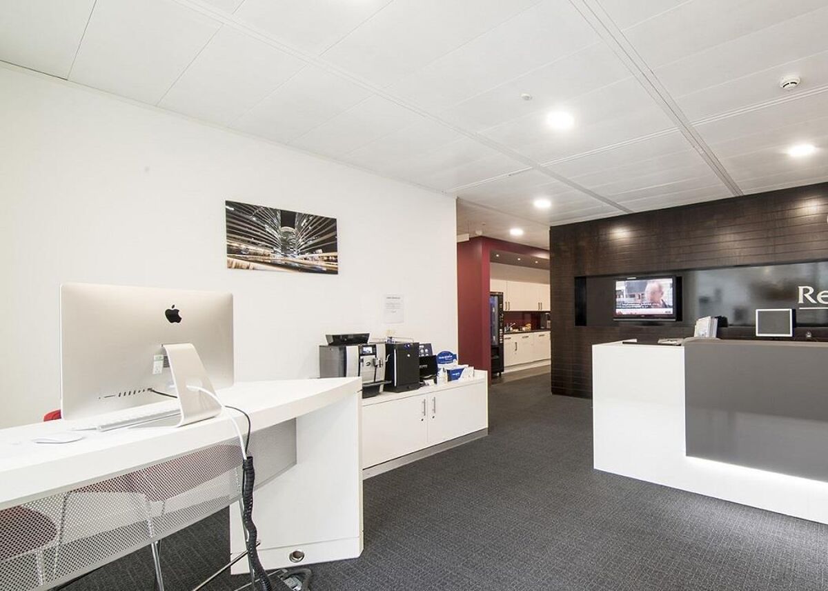 This Hemel Hempstead business centre boasts an impressive full-height atrium and on offer is a staffed reception, offices, co-working, meeting rooms and admin support, all close to the M25 and M1.