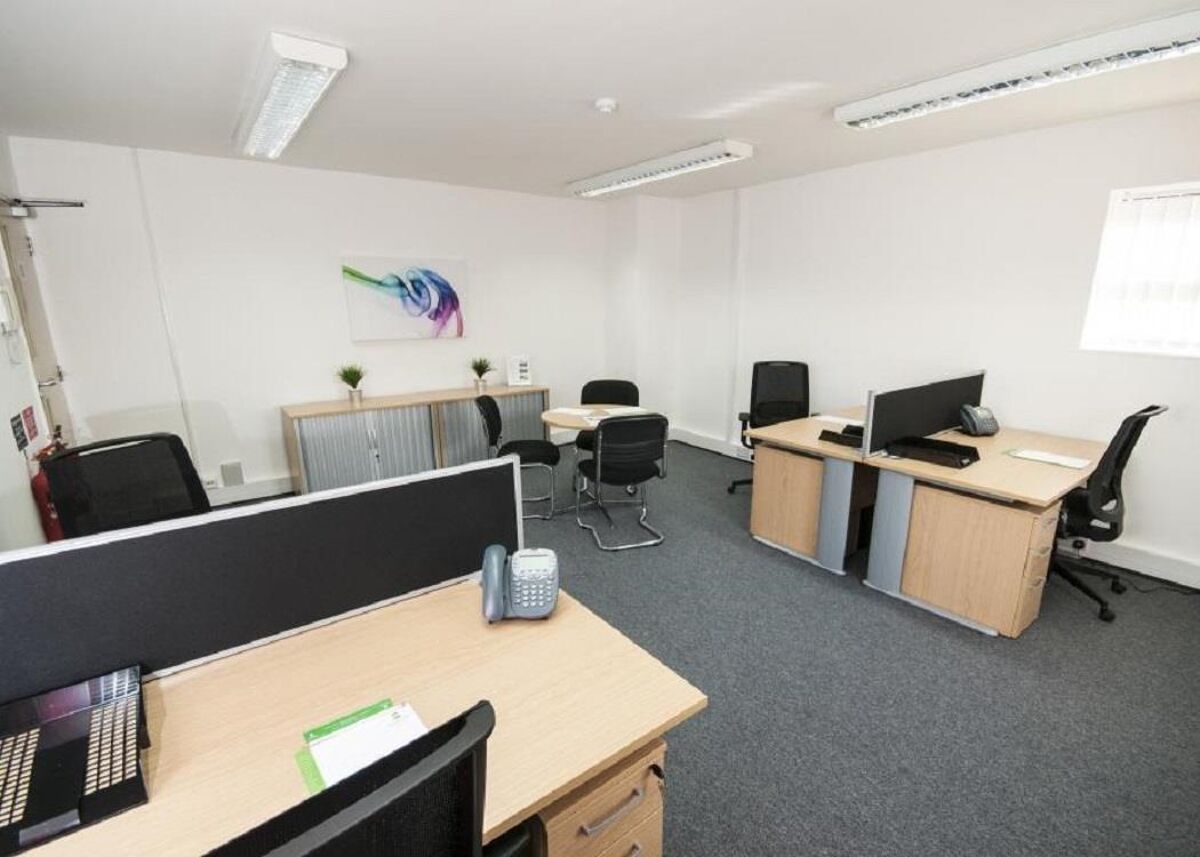 The business centre is set around an attractive courtyard and has managed offices, meeting rooms, breakout areas, management team, reception, secure 24/7 access and free parking, all close to the M40.