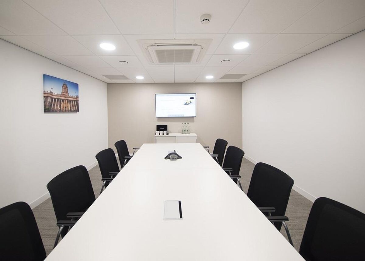 The building is located between the business and shopping districts of Leeds and offers a staffed reception, offices, co-working, meeting rooms and admin support all just minutes from Leeds station.
