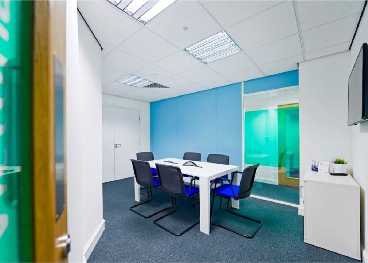 This workspace is ideally located for business travellers and on offer are offices, meeting rooms with the latest audio/visual equipment, and co-working space, all just a mile from Manchester Airport.