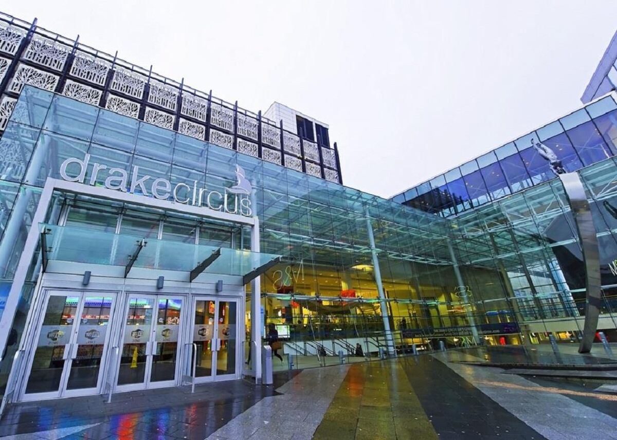 This workspace is well located for business travellers and offers meeting rooms, day offices, business lounge, Wi-Fi, refreshments, plentiful parking and is a ten minute walk from Plymouth station.