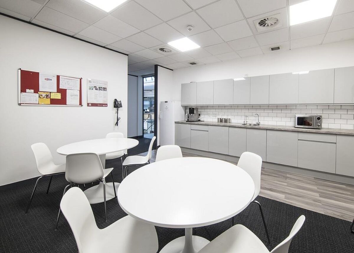 The business centre is located in the sought-after Thames Valley corridor and has a staffed reception, offices, co-working, meeting rooms, kitchen and admin support and is situated close to the A33.