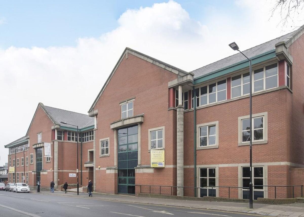 The building boasts a calm, relaxing terraced courtyard area and on offer is a staffed reception, offices, co-working, meeting rooms, kitchen and admin support, all in a town centre location.