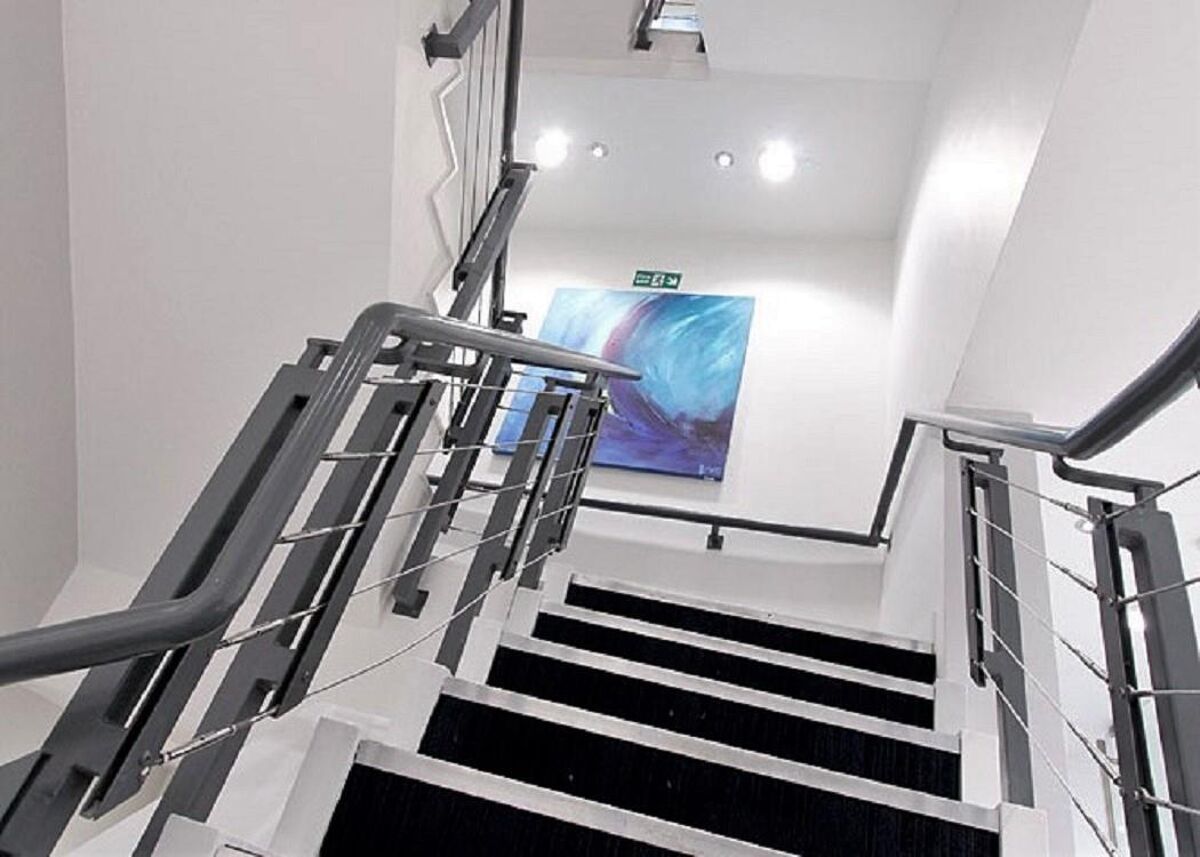 This workspace has a boutique feel to it and has fully furnished offices, breakout areas, staffed reception, switchboard, swipe-card access, CCTV and kitchen, all moments from Mansion House station.