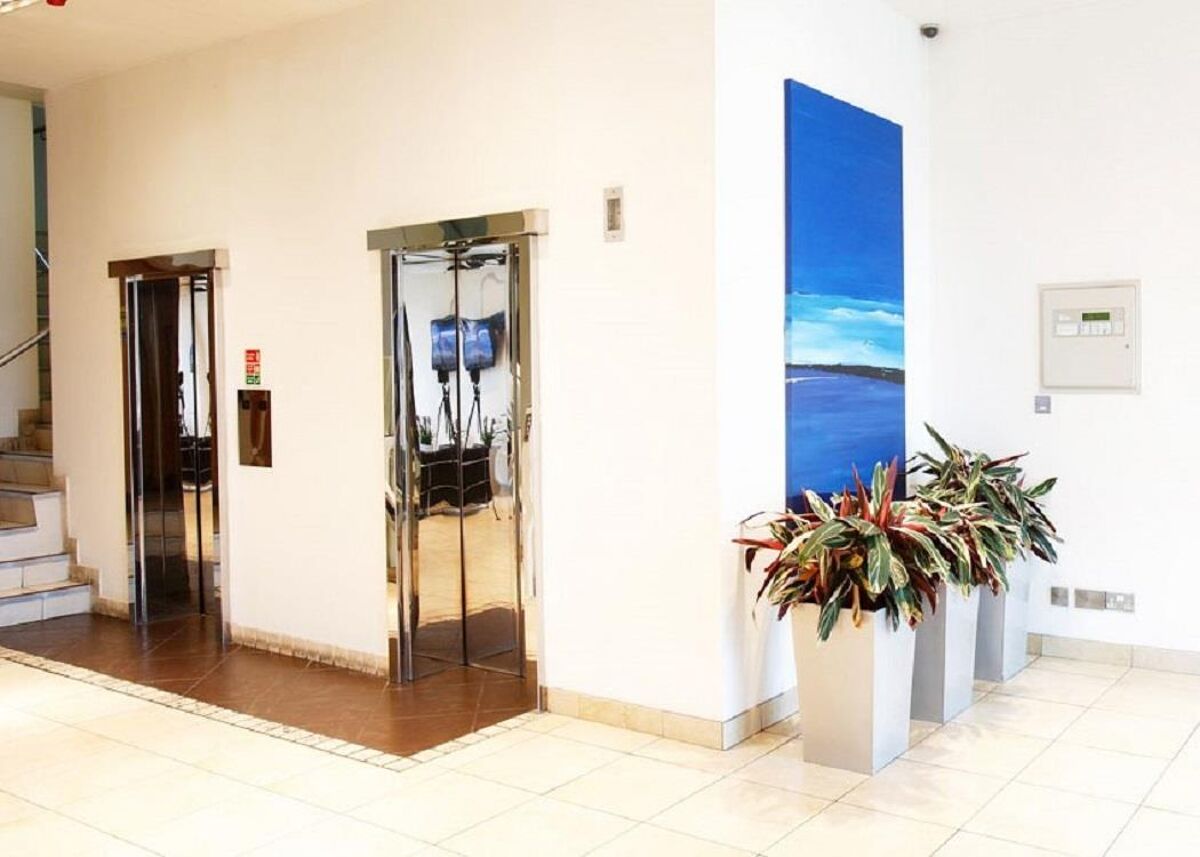 This award-winning business centre is in Bristol’s Temple Quarter Enterprise Zone area and has serviced offices, meeting rooms, breakout areas, kitchens and parking, just moments from Bristol Station.