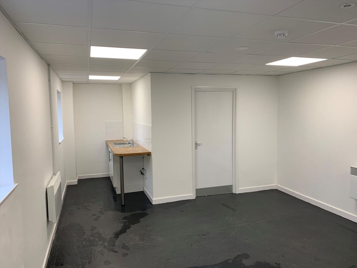 Industrial/Distribution to rent in Unit 2 Bamfurlong Industrial Park