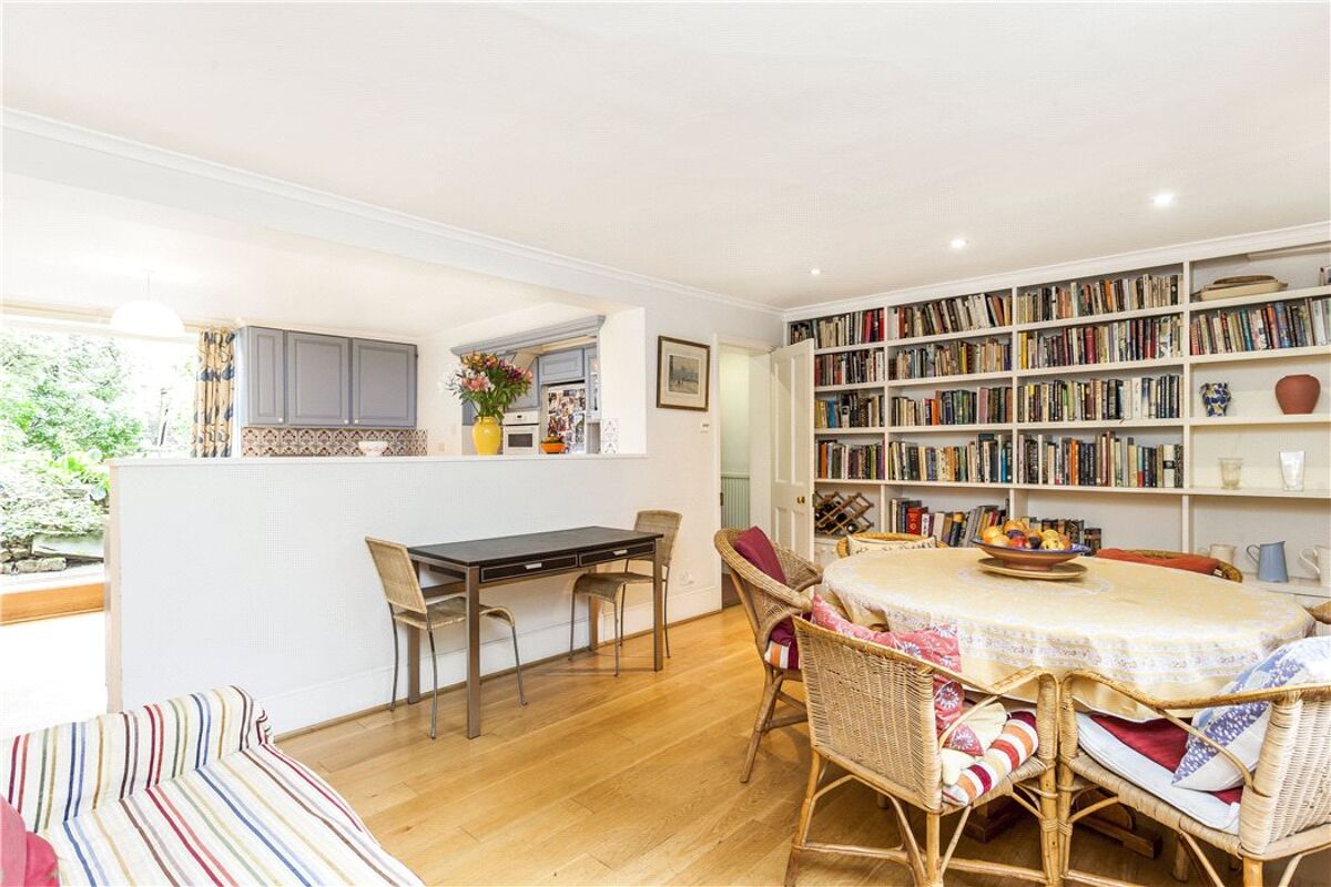 house for sale in Grafton Square, Clapham, London, SW4 CPM150130