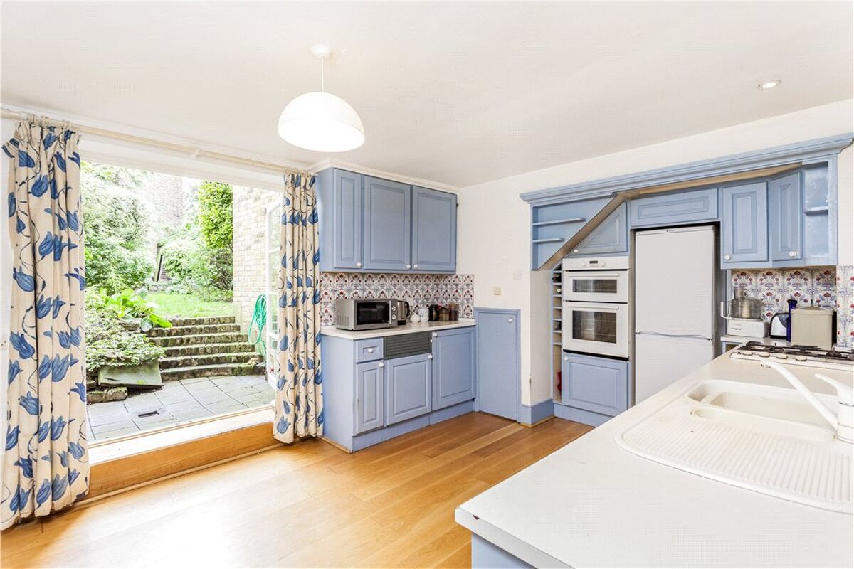 house for sale in Grafton Square, Clapham, London, SW4 CPM150130