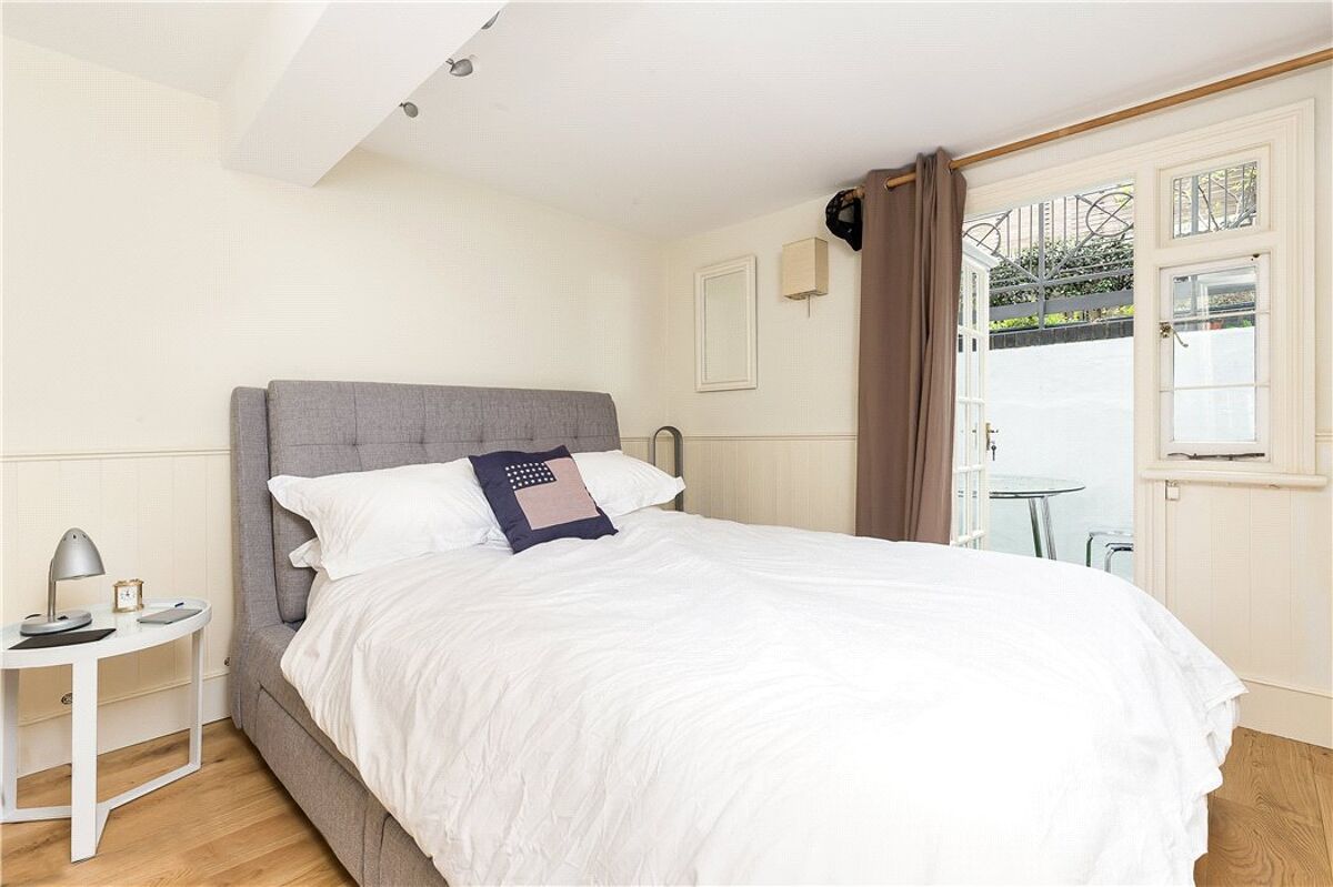 flat for sale in Crescent Grove, Clapham, London, SW4 CPM160009