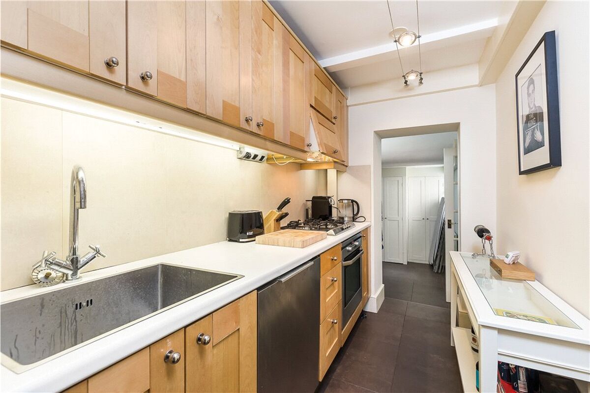 flat for sale in Crescent Grove, Clapham, London, SW4 CPM160009