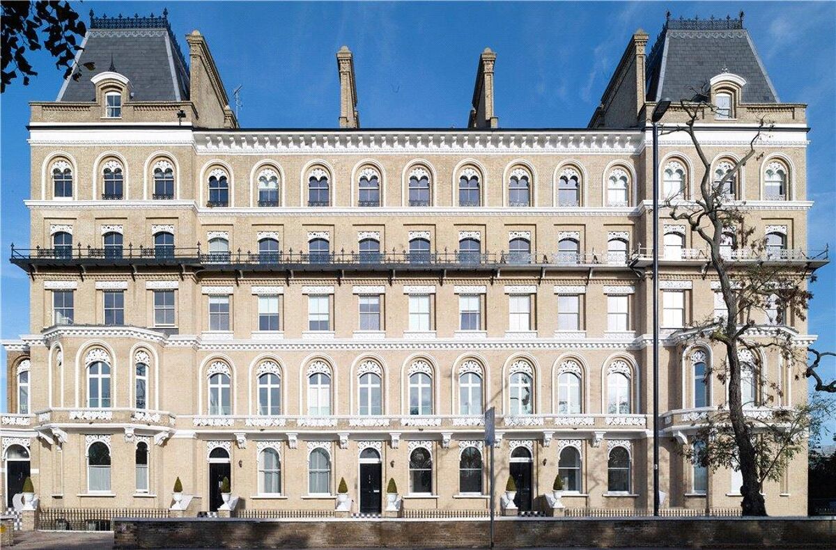 flat for sale in Thornton Place, Clapham Common North Side, Clapham