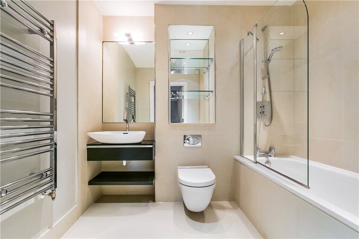 flat for sale in Thornton Place, Clapham Common North Side, Clapham