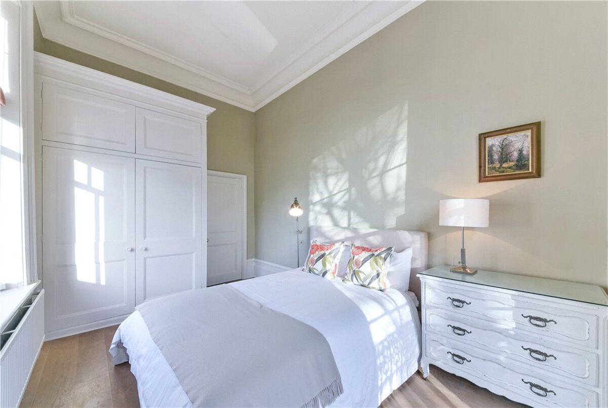 flat for sale in Clapham Common North Side, Clapham, SW4 CPM170158