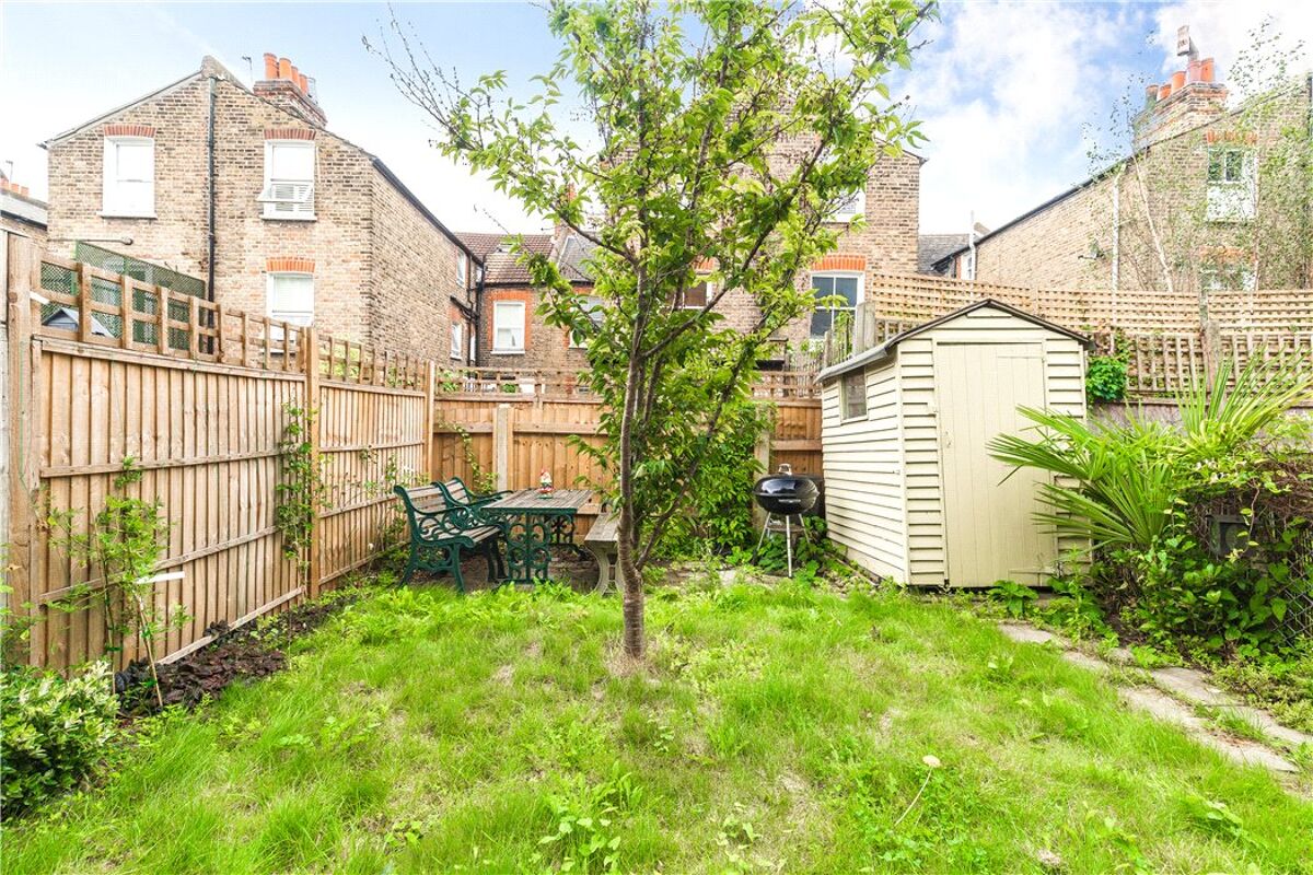 flat for sale in Barry Court, Lessar Avenue, Clapham, London, SW4